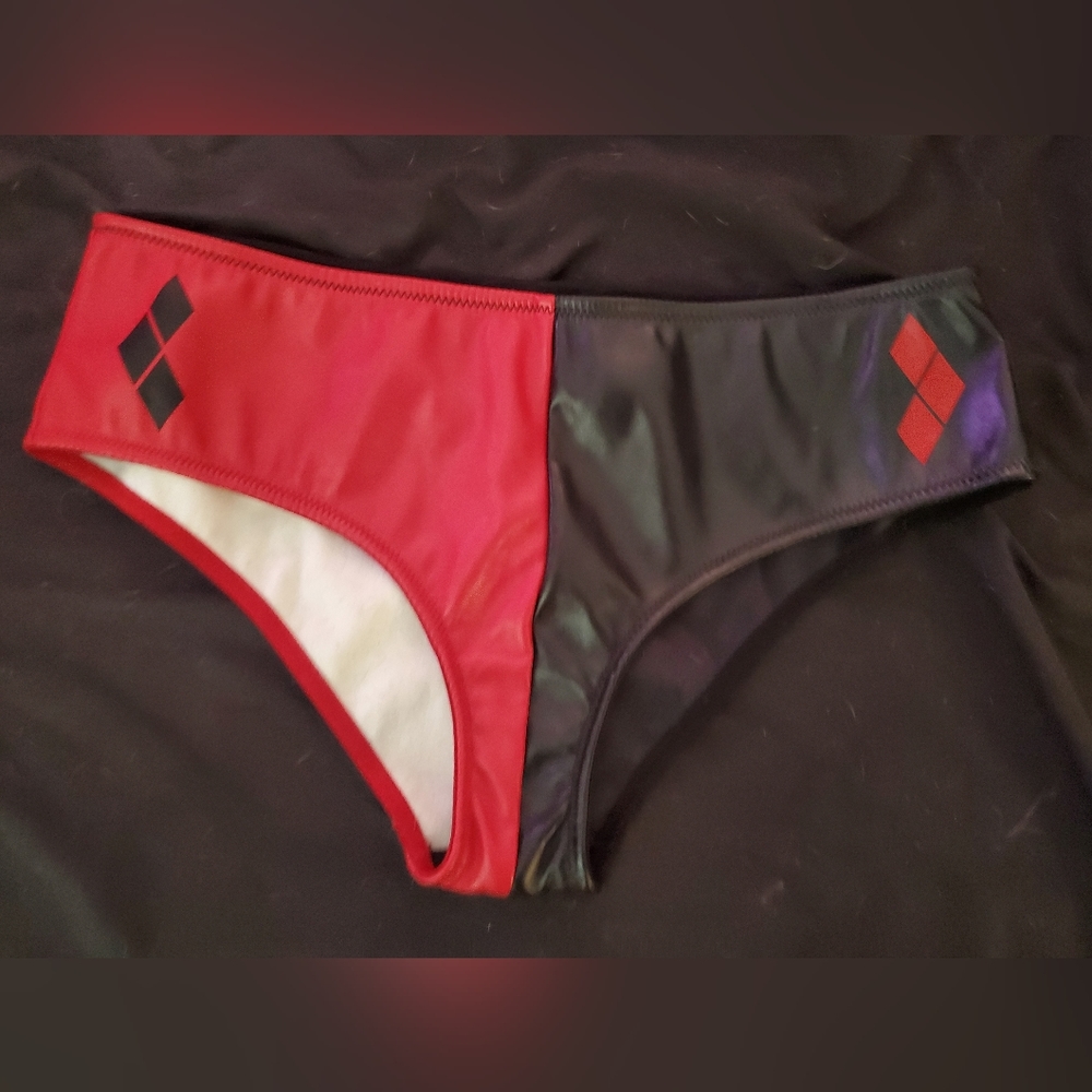 Harley Quinn leather style bottom